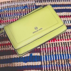 MICHAEL MICHAEL KORSJet Set Small Pebbled Leather Smartphone Convertible Crossb